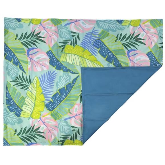 Dog Cooling Mat 32.00 x 26.00 x 0.39 Inches - Picture 2 of 3